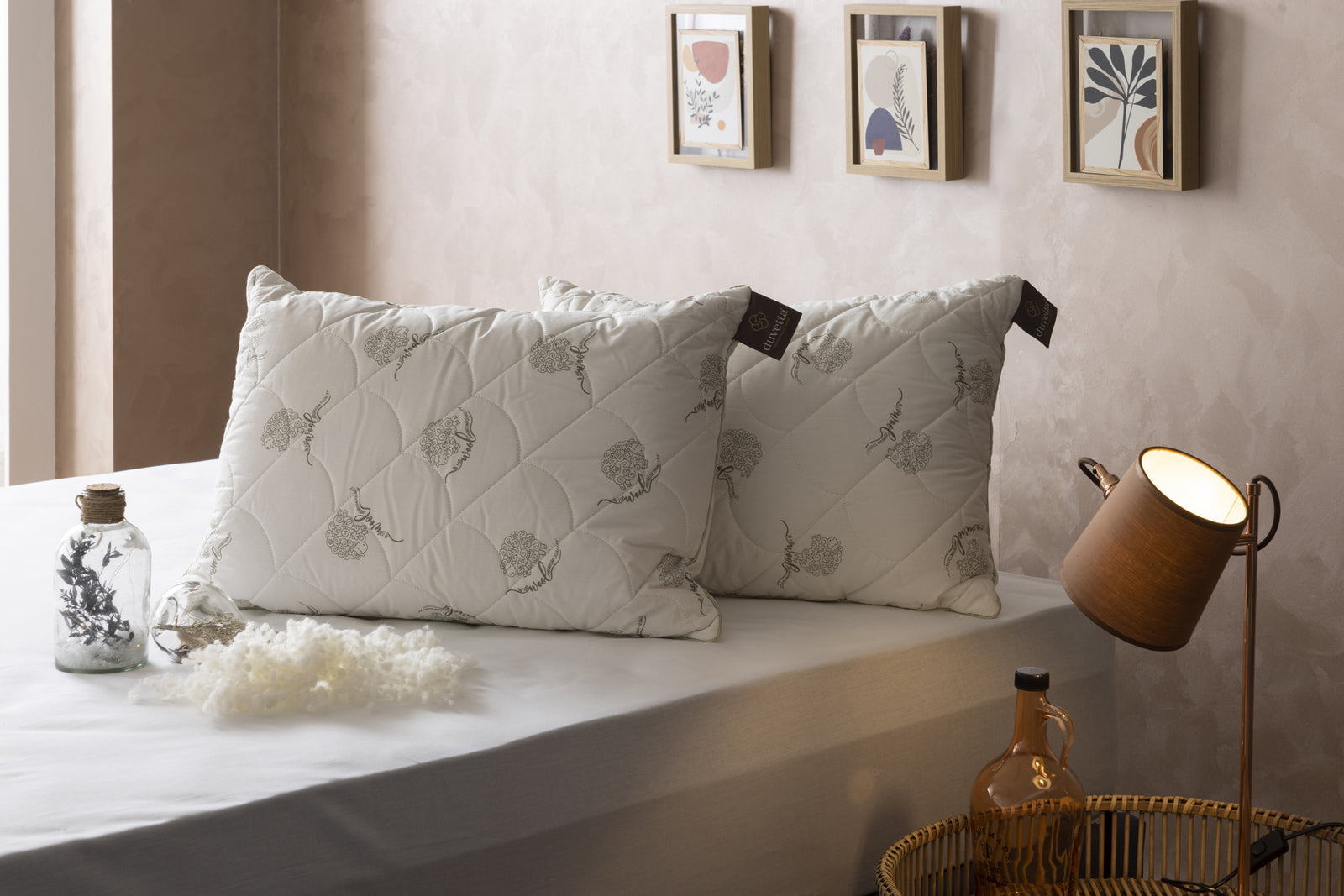 Kapitone Kılıflı Yün Boncuk Yastık